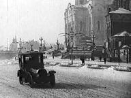 Необычайные приключения мистера Веста в стране большевиков
